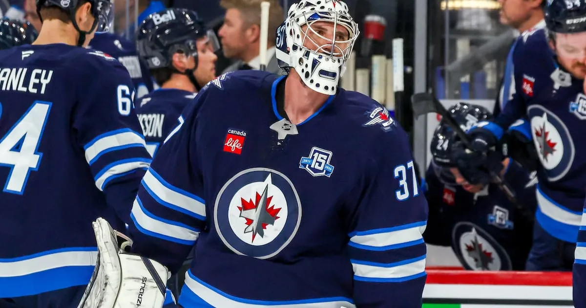 Buffalo Sabres in discussions for Winnipeg Jets goaltender Connor Hellebuyck