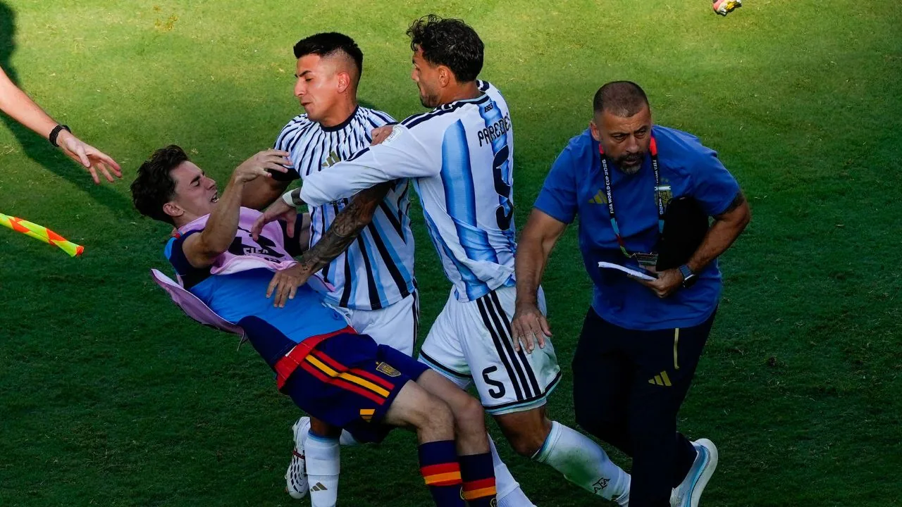 Gangs of New Jersey: how the World Cup final descended into ugly scenes between Argentina and Spain