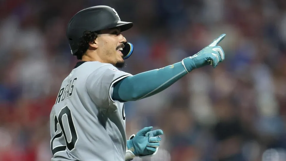 Miguel Vargas goes yard for the AL