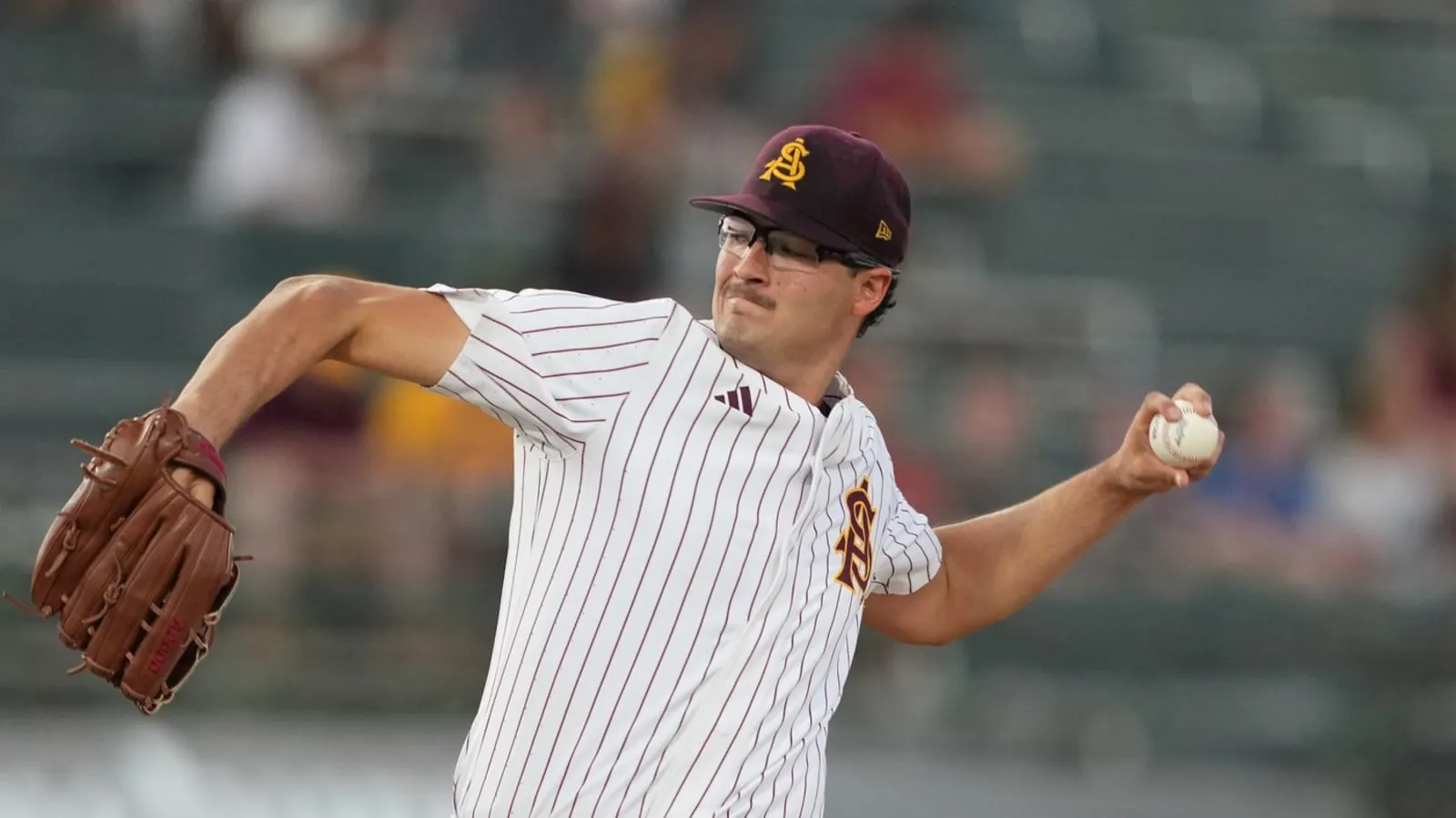 Arizona State pitcher Cole Carlon (14) during an NCAA baseball game against West Virginia on Friday, March 27, 2026, in Tempe, Ariz. (AP Photo/Rick Scuteri)(Rick Scuteri)